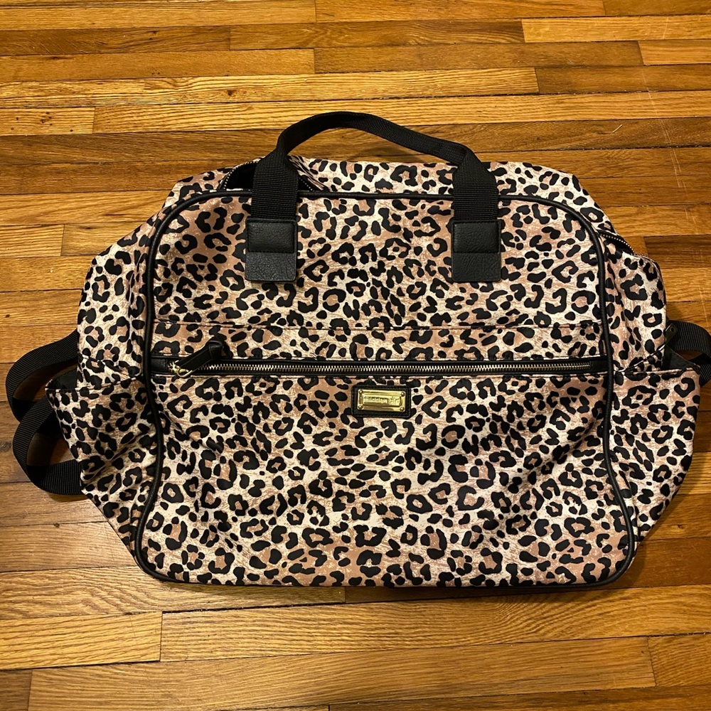 Steve Madden, Madden Girl Weekend Bag. Leopard print.